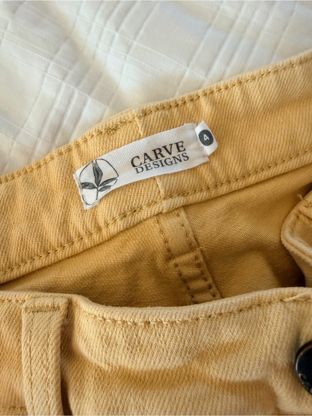 Carve Designs womenâs Yellow Jeans